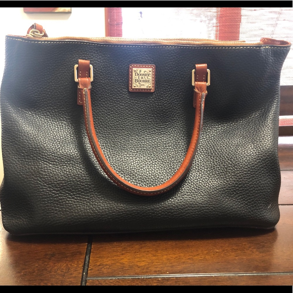 Dooney & Bourke Tote